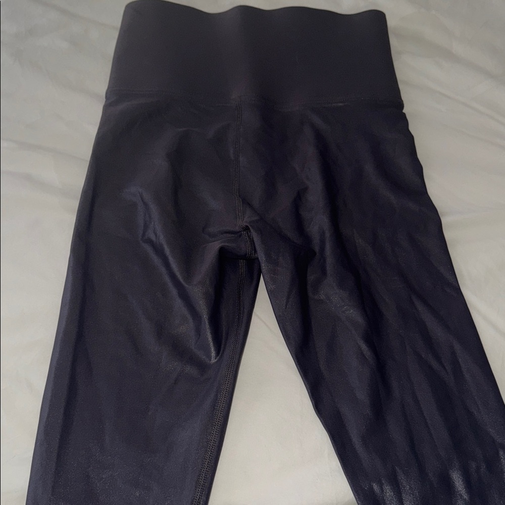 CARBON 38 SZ XXS  SHINY CAPRI LEGGINGS